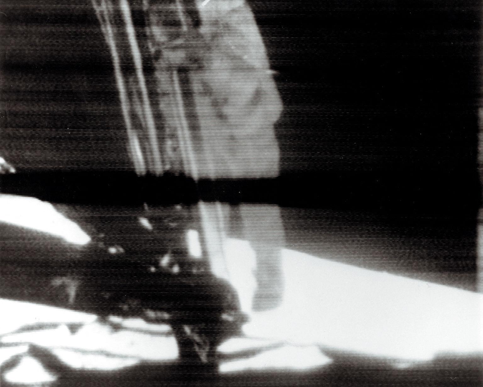 SPACE-MOON-APOLLO XI-LEM-ARMSTRONG-FIRST STEP
